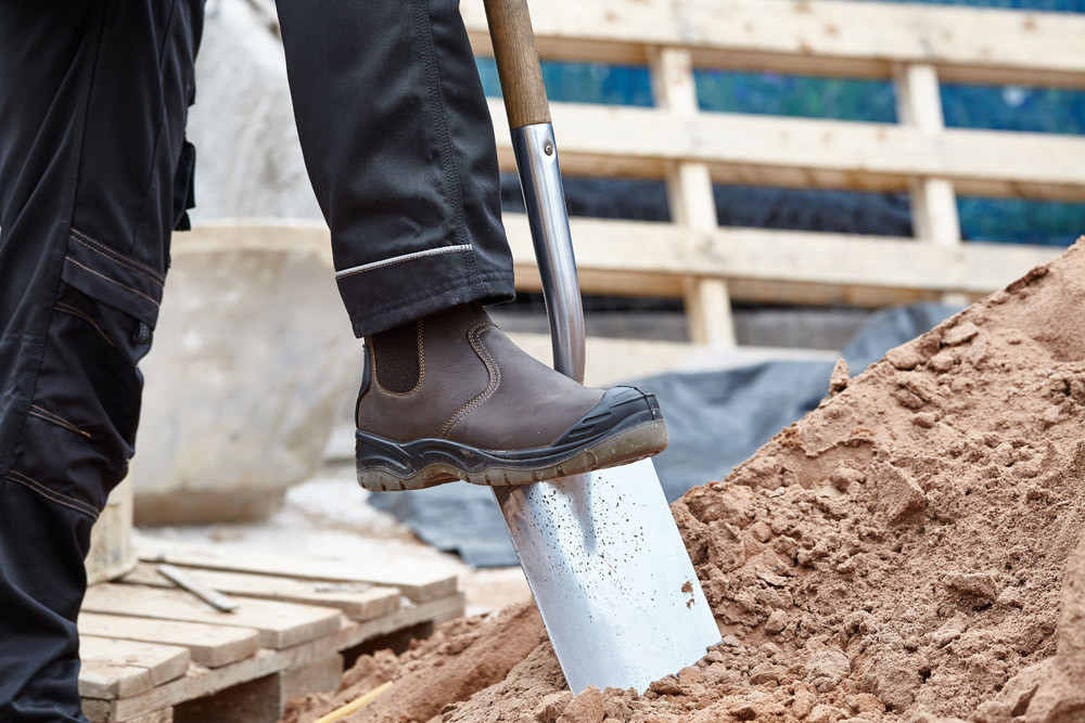 APACHE_AP715SM_ONSITE_LIFESTYLE_TU_RGB_HR