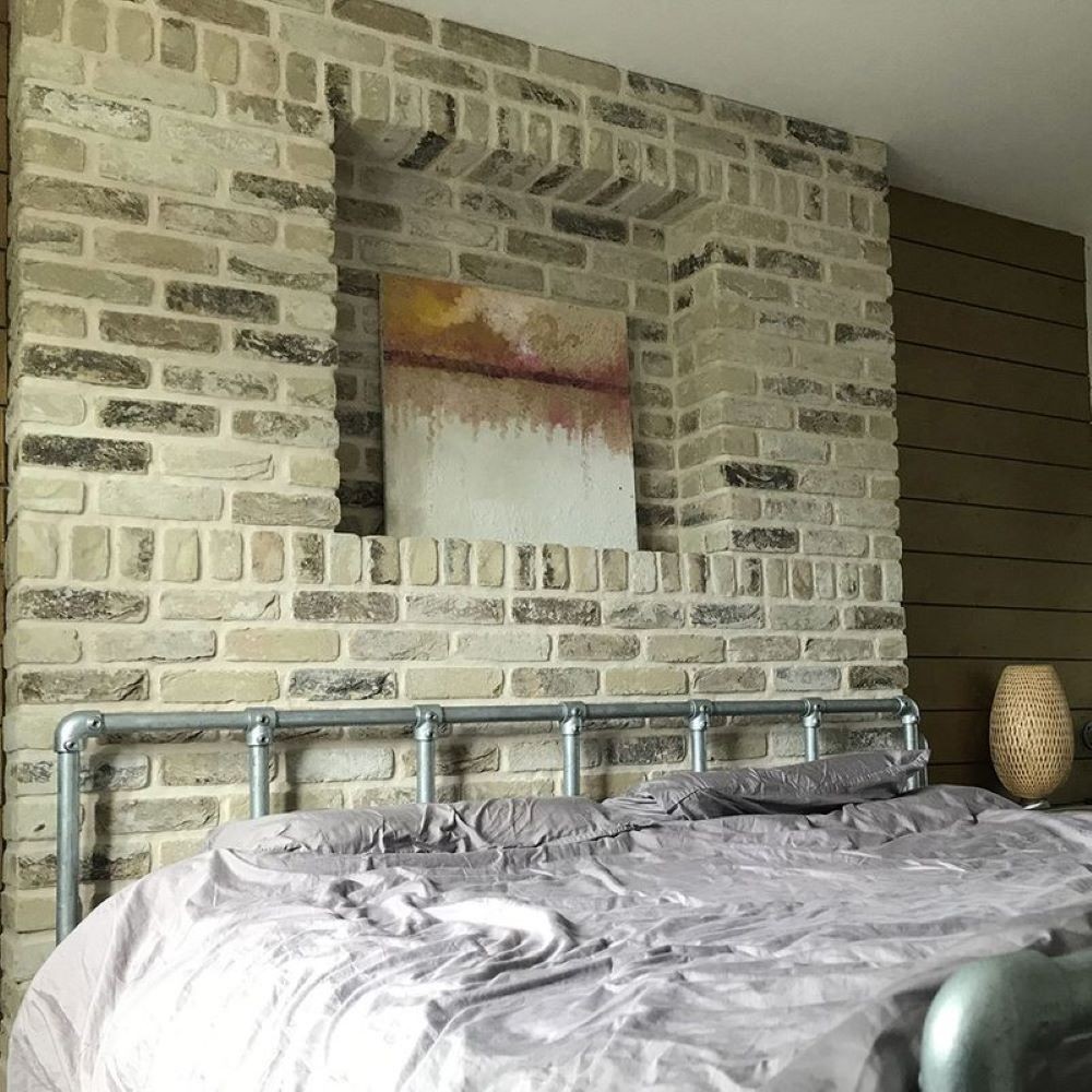 cream_blend_10_textured_brick_slip_wall_floor_tiles_lifestyle_4