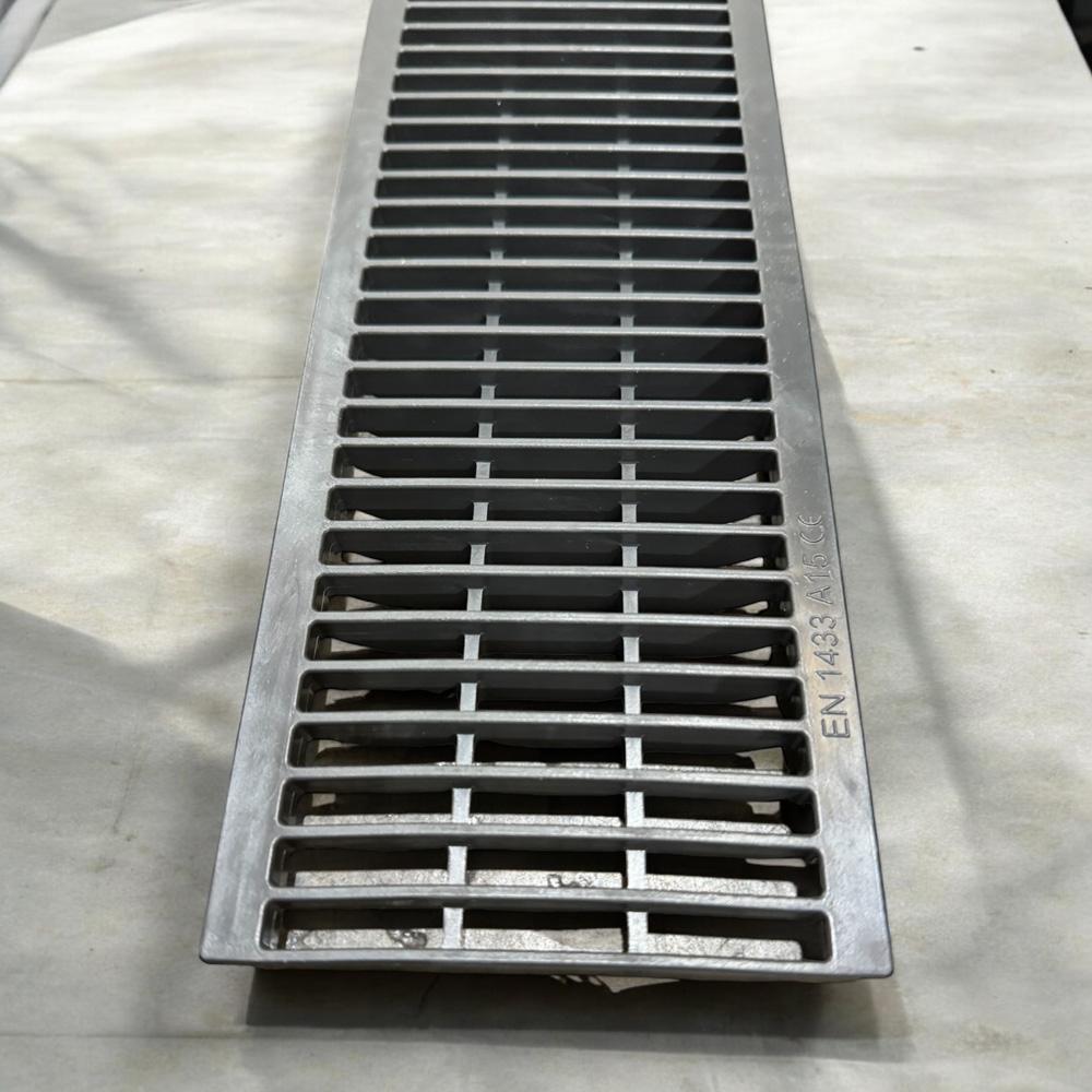 dekdrain_vela_a15_plastic_channel_drain_with_plastic_heel_grating_vl84_1m_length_secondary_5