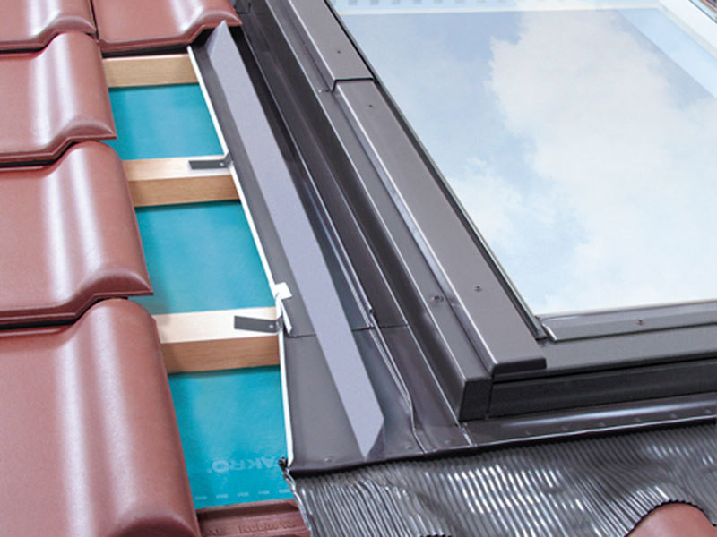 FAKRO EZJ-A/05 Recessed Flashing For Up To 45mm Interlocking Tiles - 78cm x 98cm