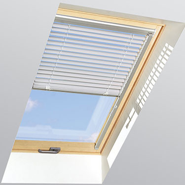 AJP/16 FAKRO Venetian Blind in White - 55cm x 118cm