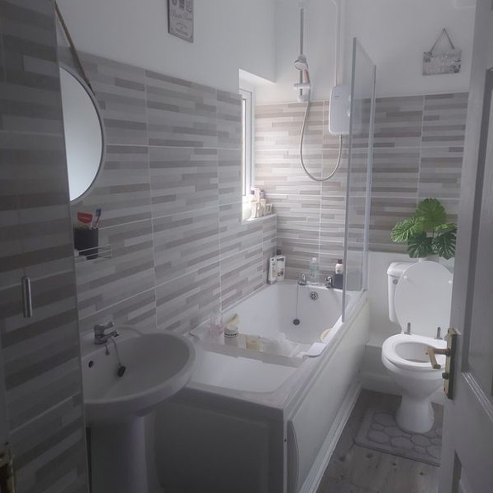 innova_matt_grey_split_face_effect_ceramic_wall_tile_lifestyle_2a