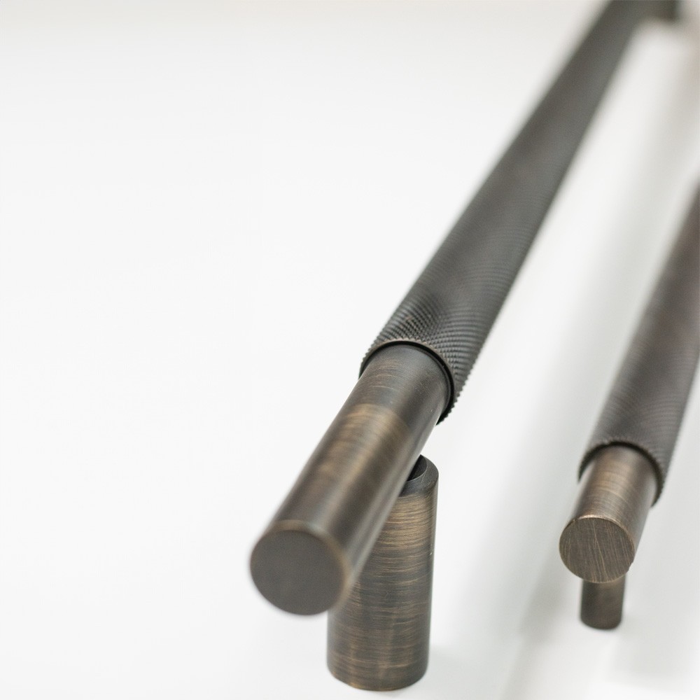 millhouse_brass_725mm_x_22mm_bolt_through_t_bar_pull_handle_urban_bronze secondary_4