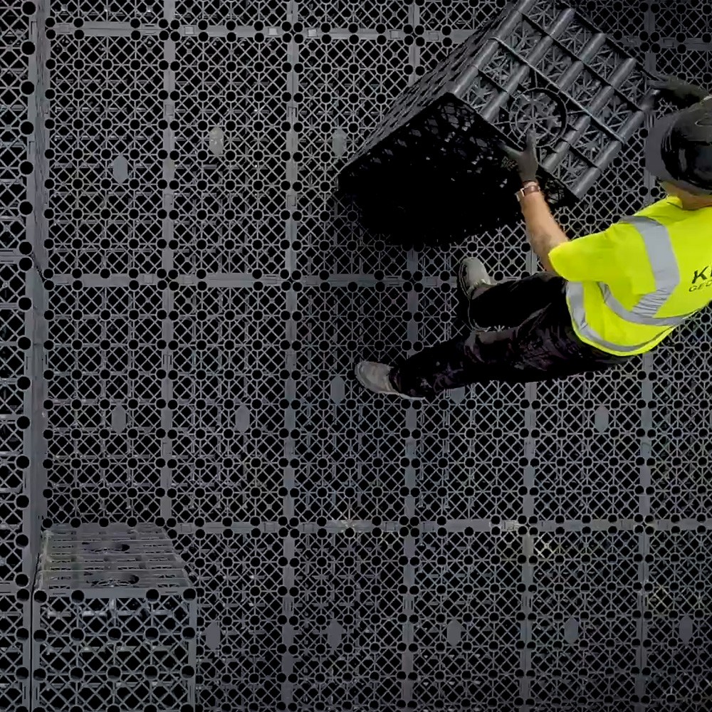 polypipe_psm1a_polystorm_plastic_soakaway_and_attenuation_crate_lifestyle_2