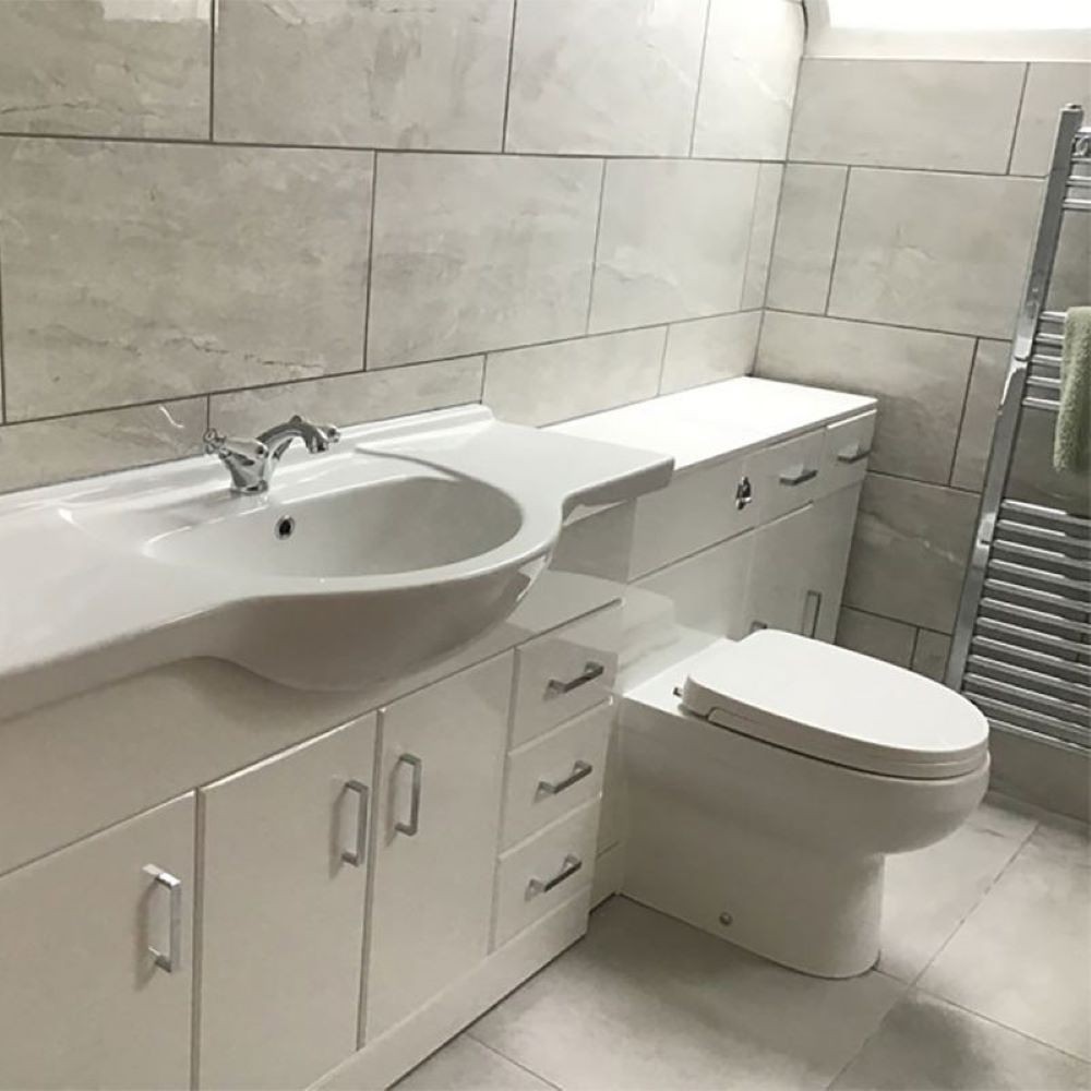 salerno_grey_gloss_marble_effect_ceramic_wall_tile_600mm_x_300mm_lifestyle_3