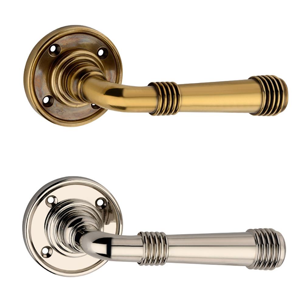 SpiraBrass Beehive Lever on Round Rose Door Handle
