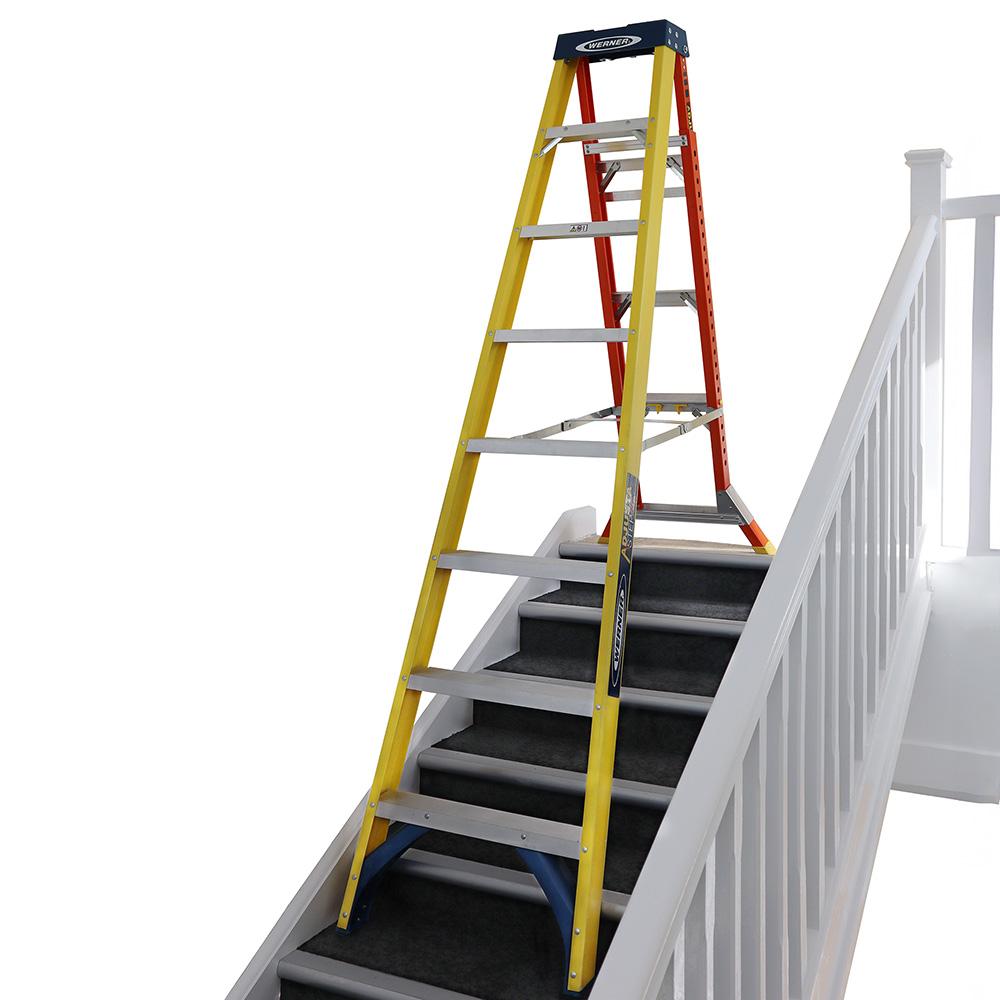 werner_8_tread_adjustastep_pro_fibreglass_stepladder_secondary_4