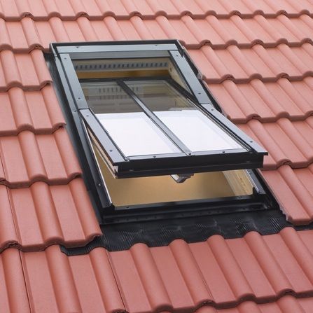 Fakro PCBAR02 Glazing Bar With Standard RAL 55cm x 98cm Size Standard Windows Roofing