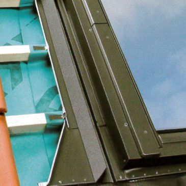 FAKRO ELV-T/10 Thermo Universal Flashing For Up To 10mm Slate Roofs - 114cm x 118cm