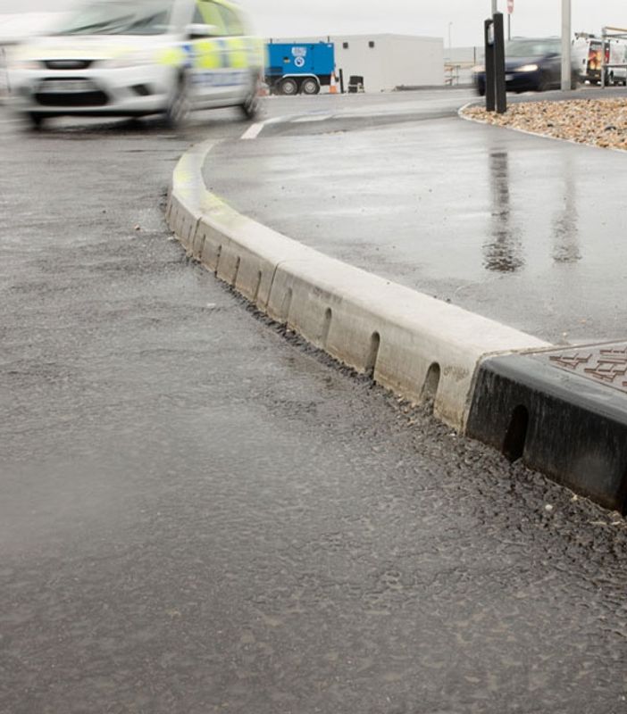 ACO KerbDrain HB305 Half Battered Left Hand Drop Kerb Unit - 915mm ...