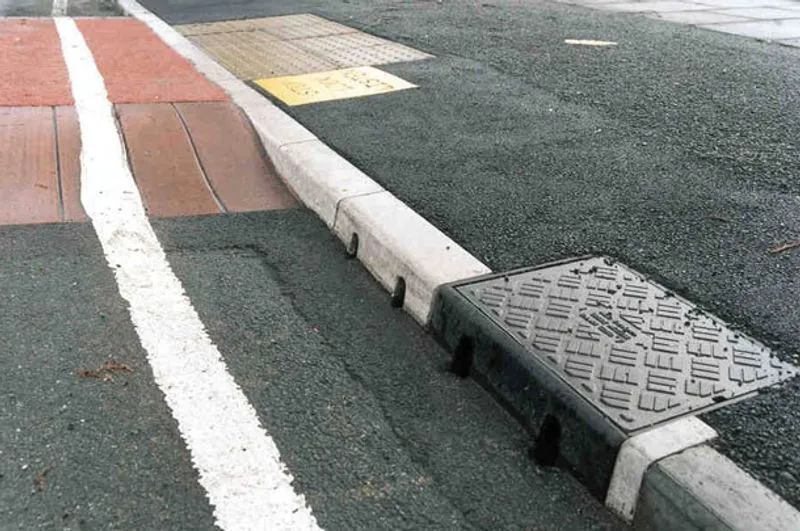 ACO KerbDrain SP280 Splayed Left Hand Drop Kerb Unit 1000mm aco-kerbdrain-sp280-splayed-left-hand-drop-kerb-unit-1000mm